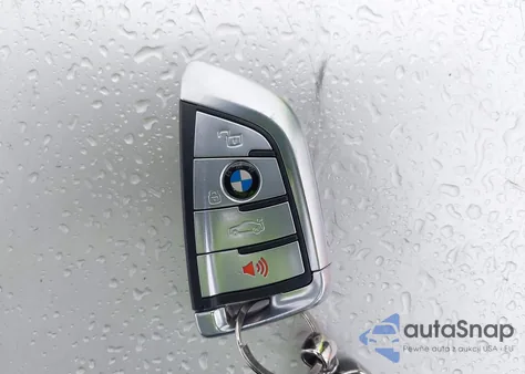 2023 BMW M850I xDrive z USA, uszkodzony, nr VIN WBAFY4C06PCK42772